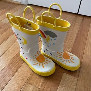 EUC Cat & Jack Yellow and White Kids Rain Boots. Size 8 toddler/ little kids.